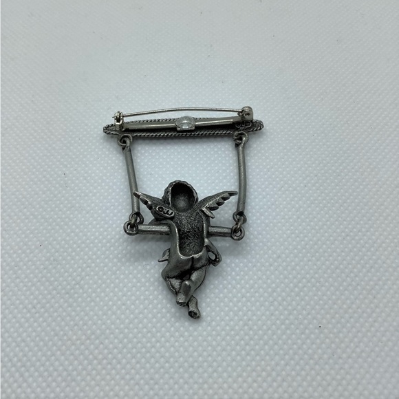 J.J. Jonette Angel on a Swing Brooch / Pin - Picture 4 of 4